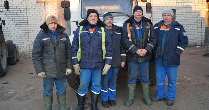 Малыш ушел под лед: сотрудников «Ярославльводоканала», которые спасли ребенка, наградили грамотами