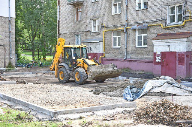 В Ярославле продолжается благоустройство дворов в рамках ...
Благоустройство Территории Жилого Дома