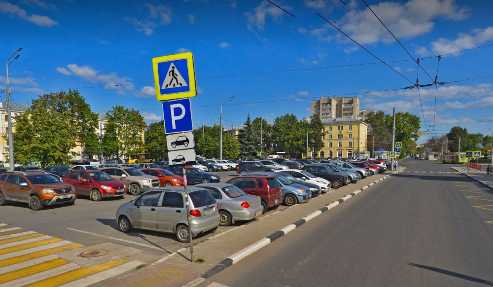 Мэр рассказал, где в Ярославле в этом году появится платная парковка