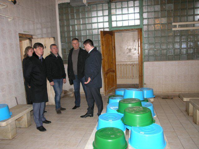 Депутаты посетили городские бани