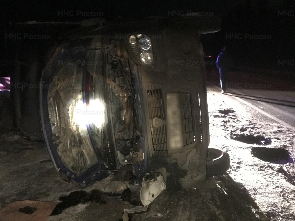 Под Ярославлем в столкновении двух грузовиков пострадал водитель