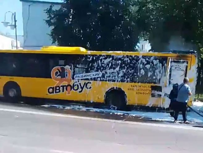 В Рыбинске горел автобус