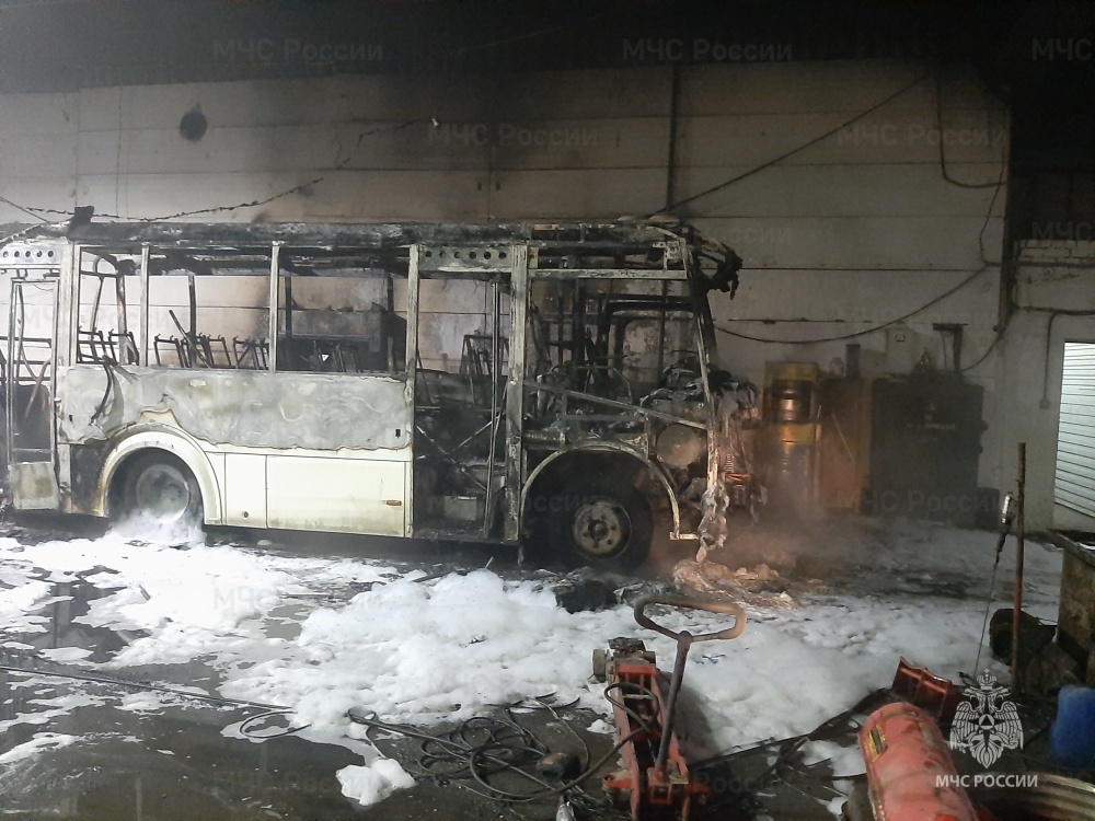 В Ярославле сгорел автобус компании «Автомиг»