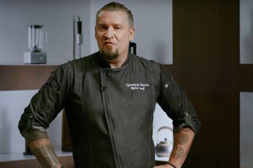 Шеф-повар Григорий Мосин создал рецепт масленичного ярославского бургера