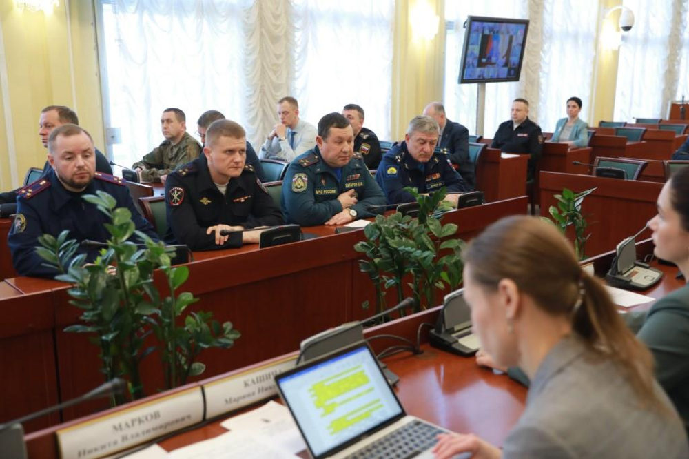 Массовые мероприятия в Ярославской области поручили проводить при наличии вооружённой охраны