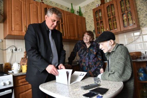 Глава Заволжского района Ярославля добился ремонта в квартире ветерана