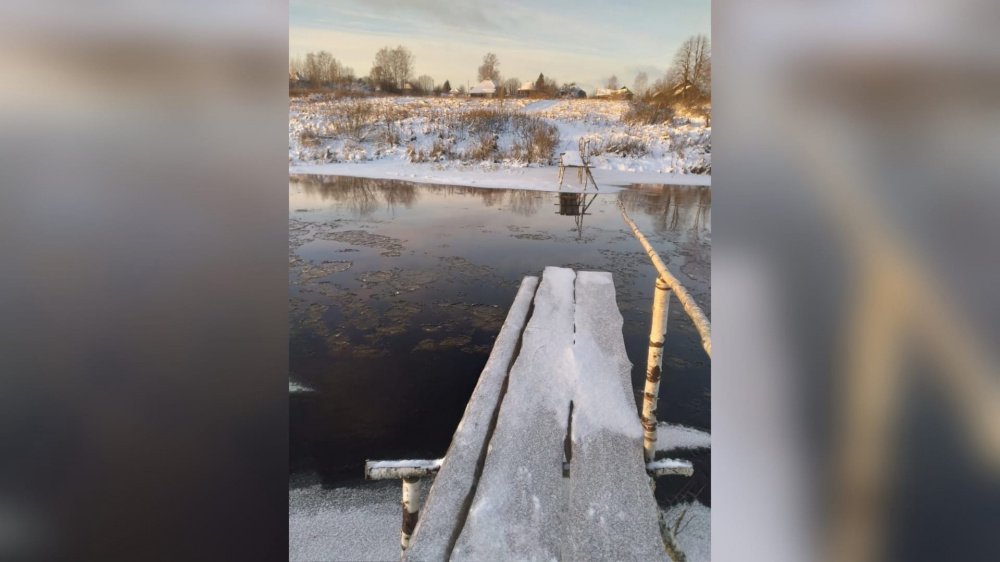 «Отрезаны от дороги»: в Ярославской области смыло мост через реку Сить