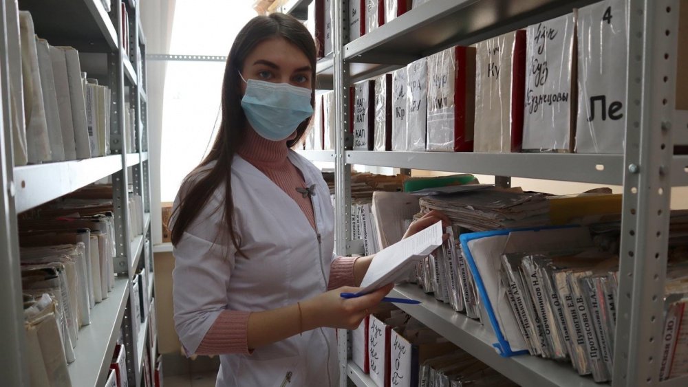 «Вакцинация идет несколько часов подряд»: откровенная история волонтера-медика из Ярославля 