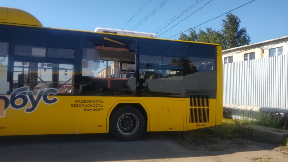 В Ярославле неизвестные выстрелили в автобус с пассажирами