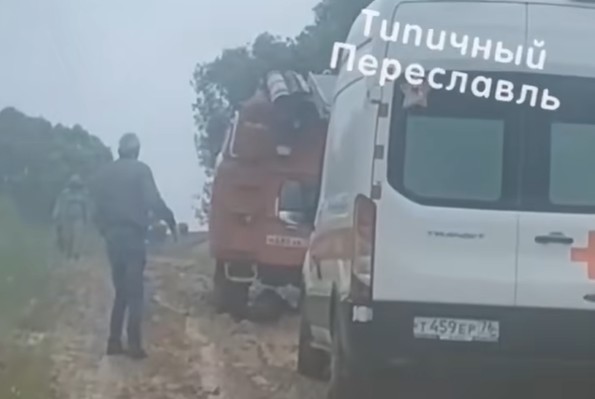 В Ярославской области Следственный комитет начал проверку из-за застрявшей в грязи скорой