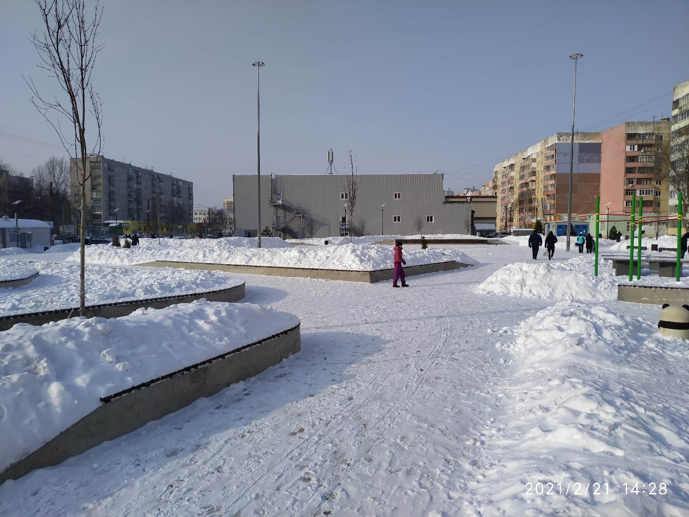 Ледовые катки ярославля. Каток Заволжский Ярославль. Каток Ярославль Заволга. Крытый каток Ярославль Заволга.