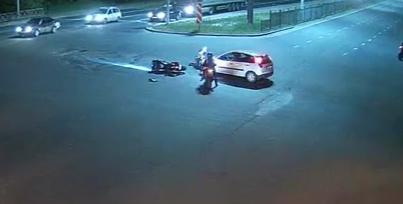 В сети появилось видео ДТП на Московском проспекте с участием мотоцикла 