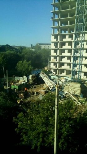 Власти выяснят причину обрушения строительного крана в Ярославле
