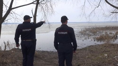 Рыбак провалился под лёд на Плеещевом озере в Ярославской области