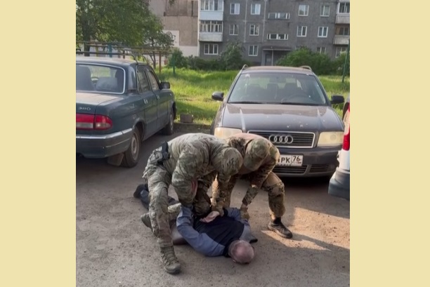 Сотрудники ФСБ задержали двух жителей Ярославской области, призывавших к убийству военных и правоохранителей