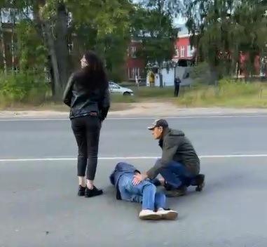 В Заволжском районе рядом с пешеходным переходом сбили женщину