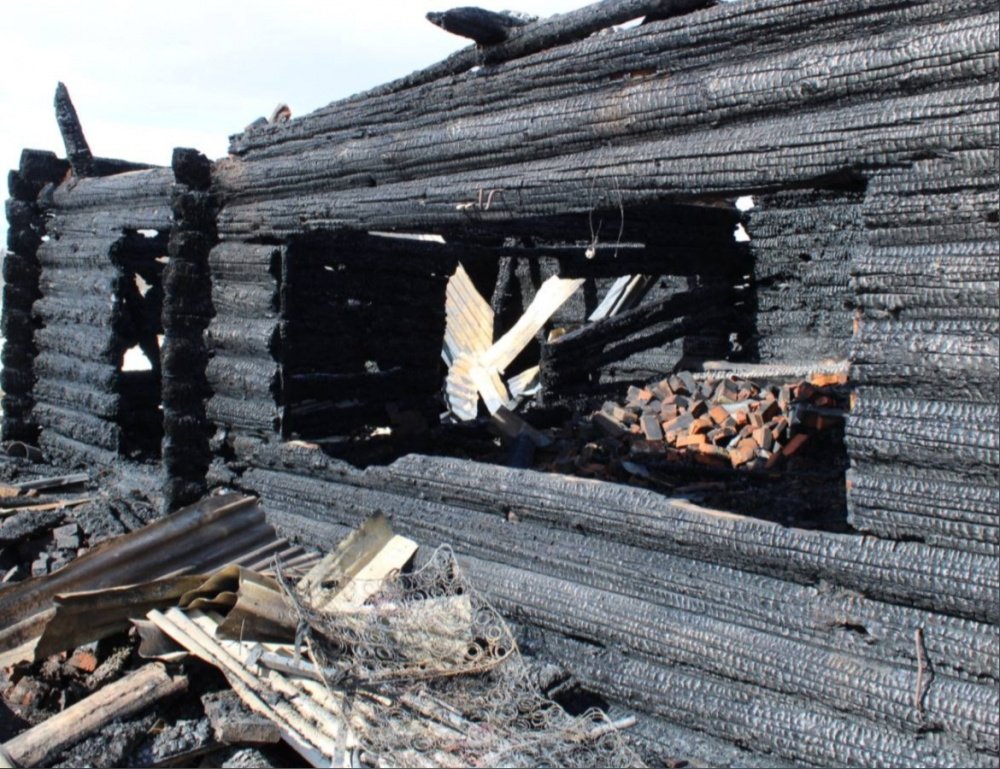 В Первомайском районе во время пожара заживо сгорела 82-летняя пенсионерка