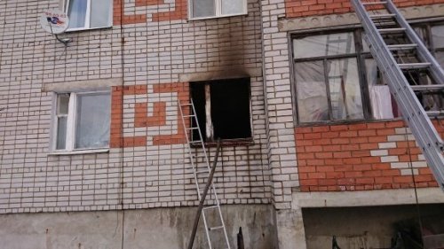 СК уточнил, что мать погибших при пожаре в Ярославском районе девочек была лишена родительских прав