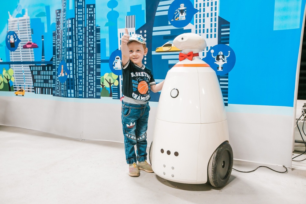 Мир инновационных технологий для детей: в Ярославле работает международная выставка «Робопарк»