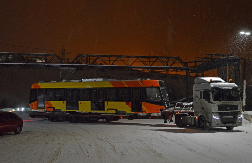 В Ярославль с челябинского завода отправили новый трамвайный вагон