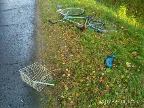 В Некрасовском районе водитель автомобиля «ВАЗ» сбил велосипедиста 