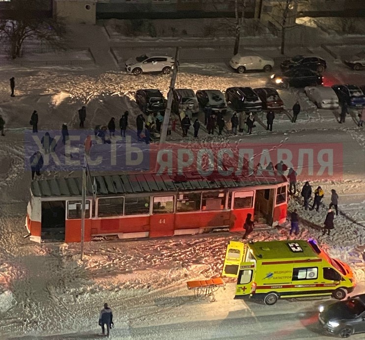 В Ярославле женщина попала под трамвай