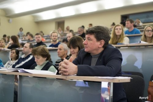 Владимир Волков наказал главам районов Ярославля найти залы от ста человек (чтобы лично встречаться с жителями)
