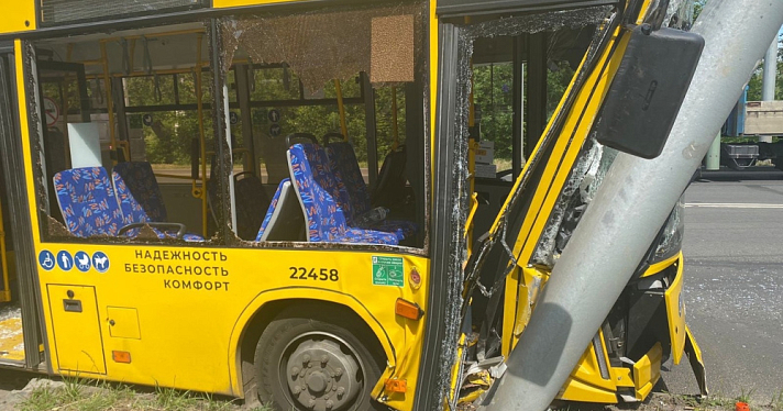 В Ярославле будут судить водителя врезавшегося в столб на Тутаевском шоссе автобуса