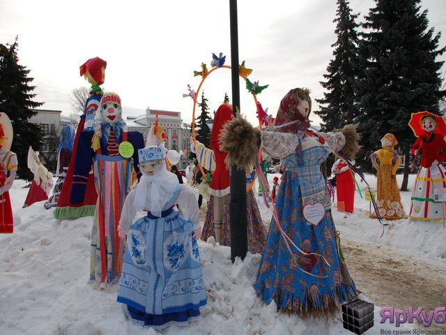  Участники конкурса «Сударыня Масленица – 2015» начали устанавливать масленичные куклы