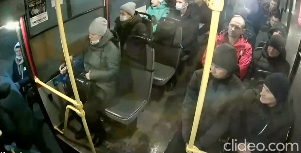 «Никто не помог»: в ярославском автобусе избили женщину