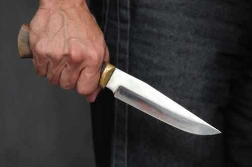 В Дзержинском районе Ярославля мужчину пырнули ножом в грудь 