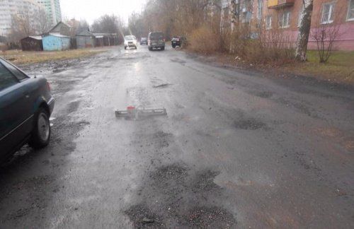 Суд обязал отремонтировать дорогу на переулке Герцена в Ярославле 
