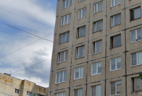 В Рыбинске из окна седьмого этажа выпала годовалая девочка