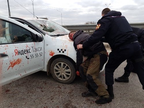 На пассажира, напавшего с ножом на таксиста в Ярославле, завели уголовное дело, его отправили в психиатрическую больницу