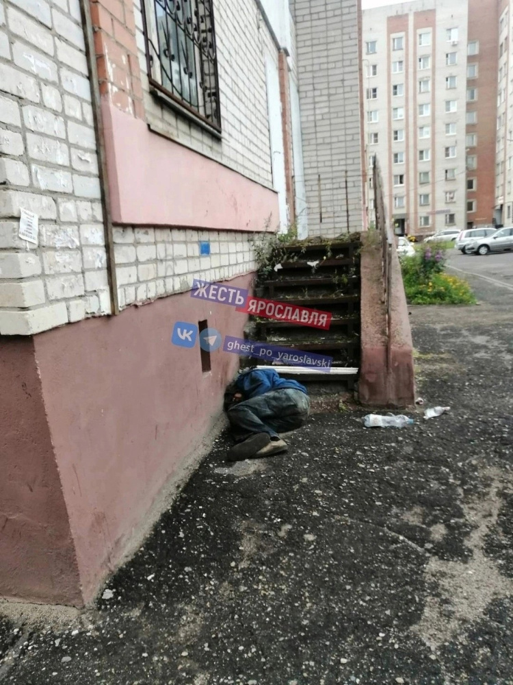 В Дзержинском районе Ярославля у входа в магазин умер мужчина