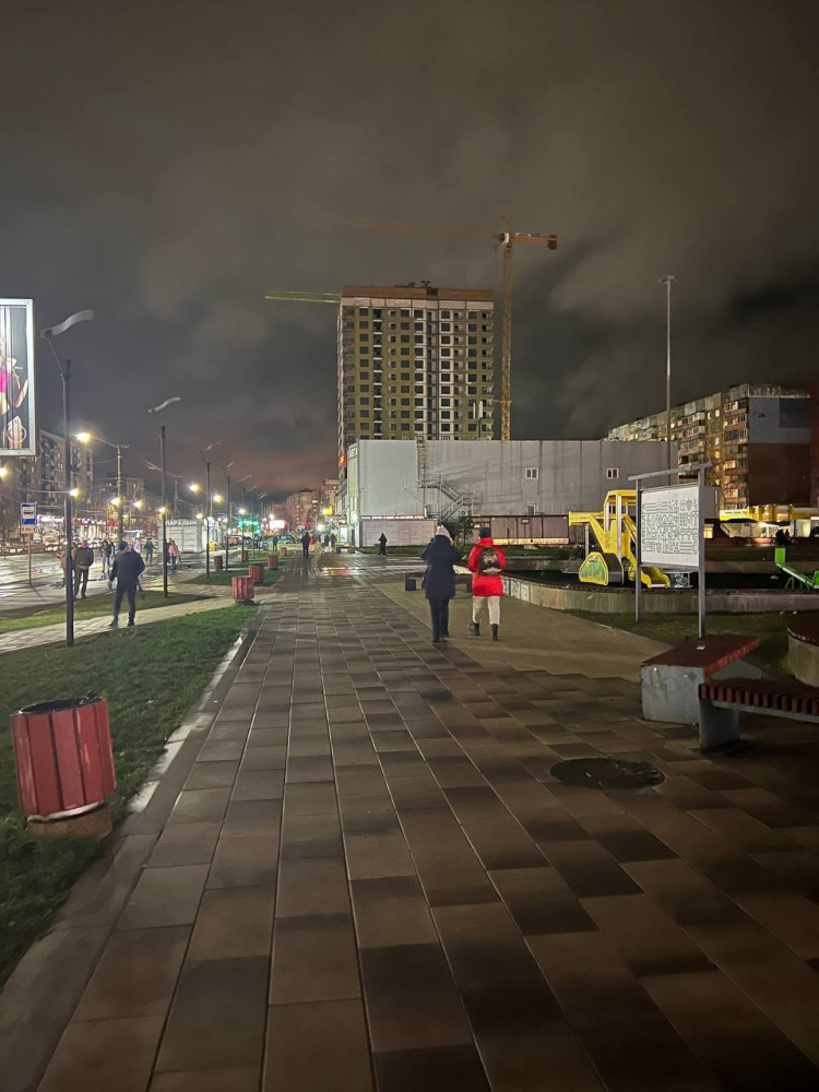 «Полгода отсутствует освещение»: ярославцы пожаловались на отключение электроэнергии в сквере