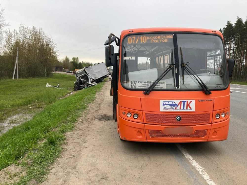 В Ярославской области несколько человек пострадали в результате ДТП с участием рейсового автобуса