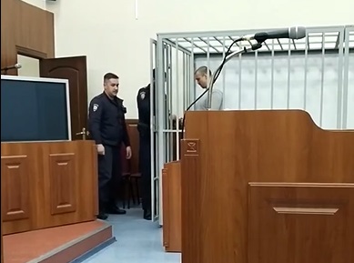 В брагинском дворе мужчину едва не зарезал пьяный прохожий