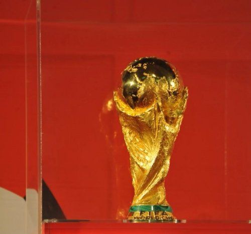Кубок Чемпионата мира по футболу FIFA прибыл в Ярославль