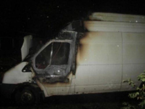 Ночью в Ярославле сгорел грузовой фургон 