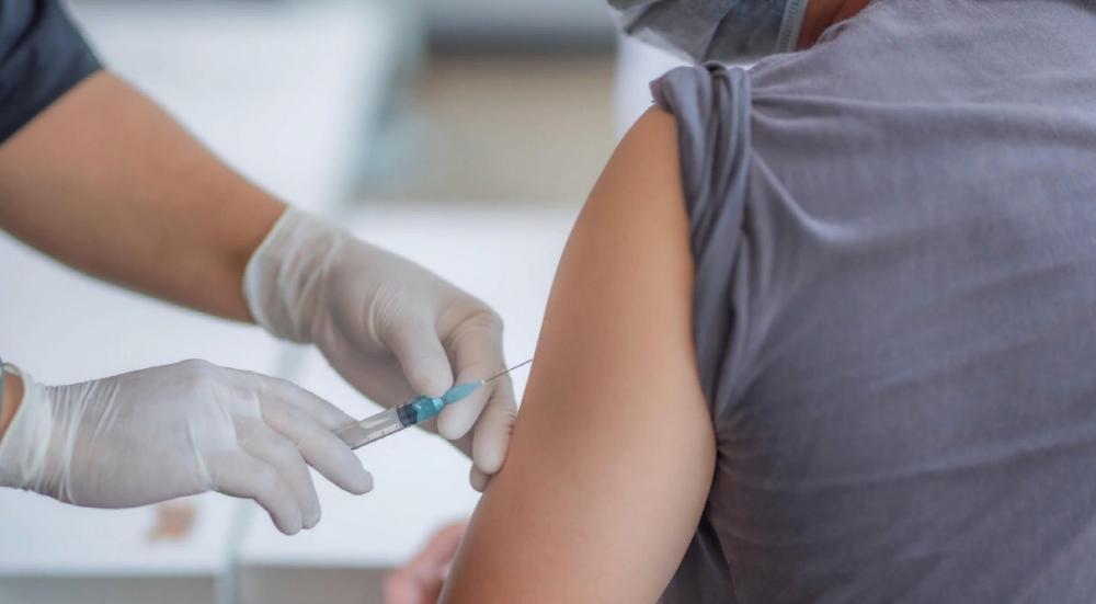 Медсестра из Ярославской области ввела пациентам неверную дозу вакцины от ковида. Последствия