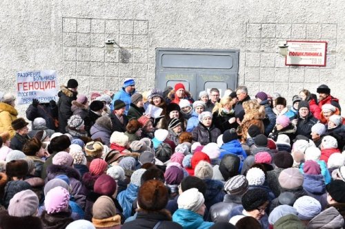 Владимир Волков попросил жителей Резинотехники не верить слухам о закрытии больницы