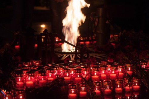  Более четырехсот ярославцев зажгли «Свечу памяти»