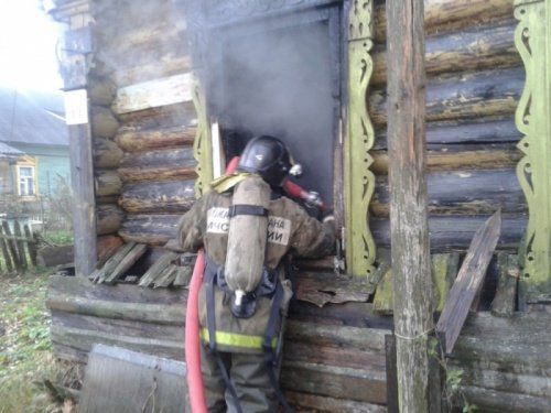 В Рыбинском районе сгорел жилой дом: погиб 53-летний мужчина 