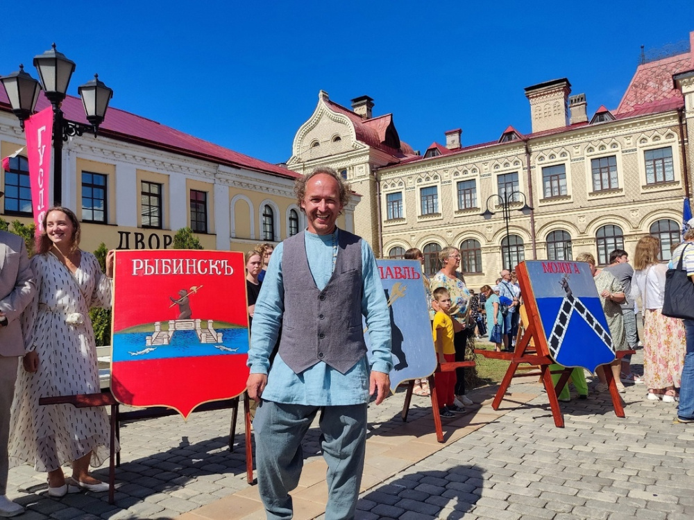 Авиашоу, гербовое шествие и забег: Рыбинск отмечает День города