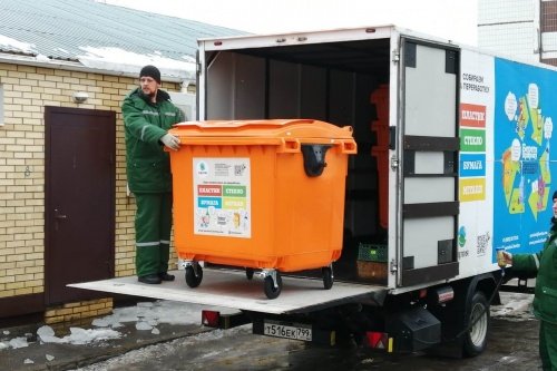 «Хартия» опубликовала адреса площадок, где есть оранжевые контейнеры для раздельного сбора мусора