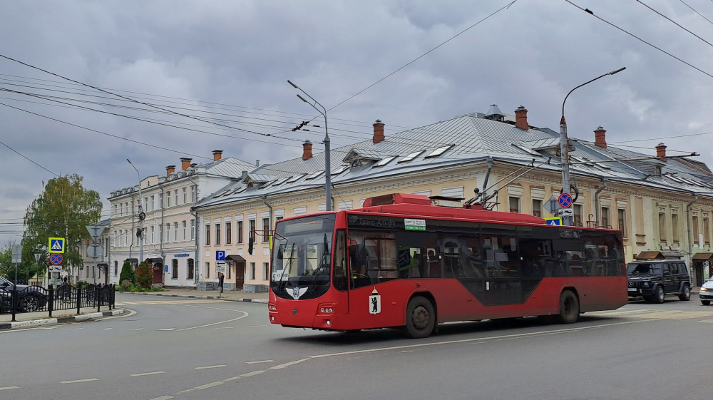 Были проблемы с сердцем: в Ярославле после конфликта с буйным пассажиром умер водитель троллейбуса