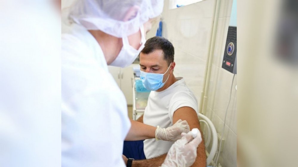 Мэр Ярославля поставил второй компонент вакцины