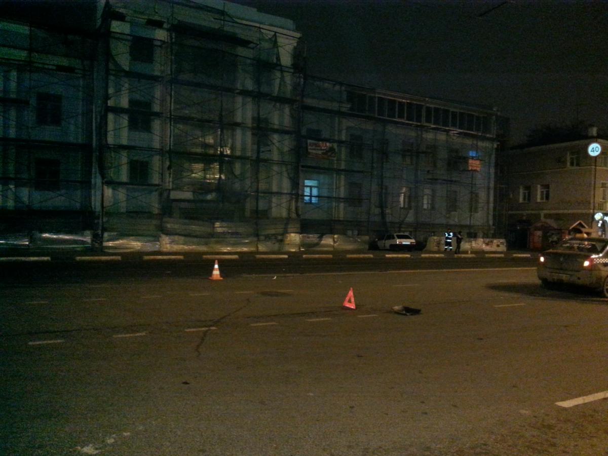 В сети появилось видео аварии на площади Юности в Ярославле