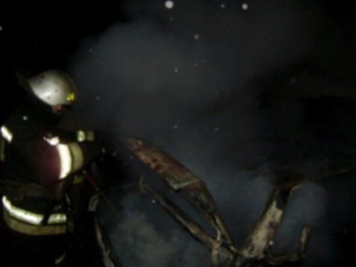 Ночью в Тутаеве сгорел легковой автомобиль 